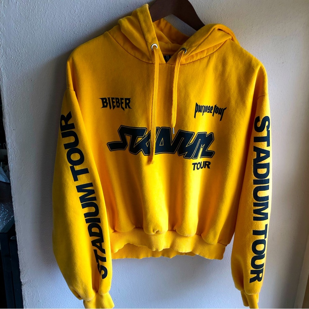 Justin Bieber Stadium Tour Sunny Yellow Cropped Hoodie. Tour Dates on Back. XL